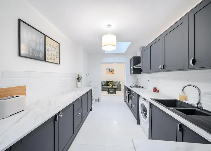 Gatton Road Sleeps 8 Perfect For Groups Bristol