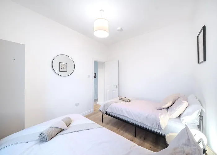 Apartment Gatton Road Sleeps 8 Perfect For Groups