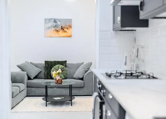 Gatton Road Sleeps 8 Perfect For Groups Apartment *