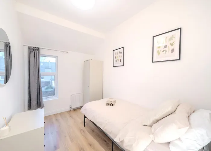 Apartment Gatton Road Sleeps 8 Perfect For Groups *