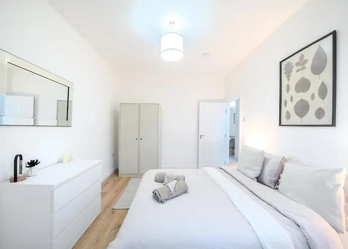 Gatton Road Sleeps 8 Perfect For Groups Apartment