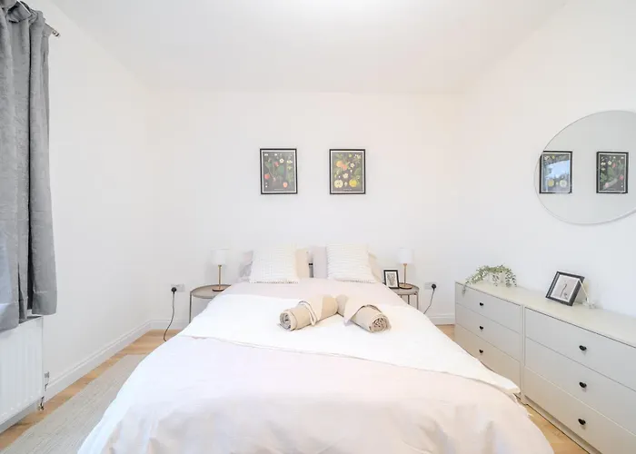 Gatton Road Sleeps 8 Perfect For Groups Apartment