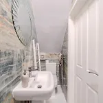 아파트 Gatton Road Sleeps 8 Perfect For Groups 브리스틀