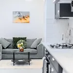 Gatton Road Sleeps 8 Perfect For Groups 아파트 *