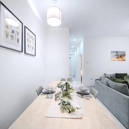 Gatton Road Sleeps 8 Perfect For Groups * بريستول