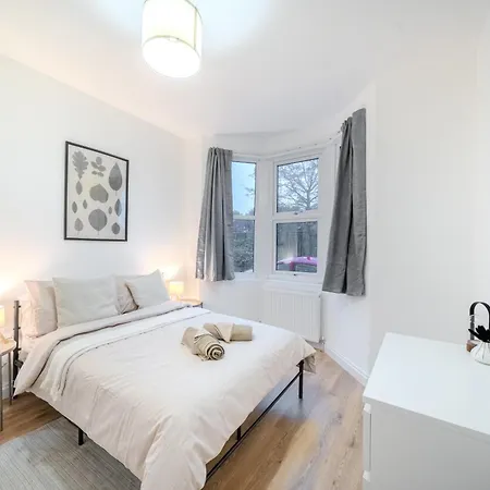 شقة Gatton Road Sleeps 8 Perfect For Groups *