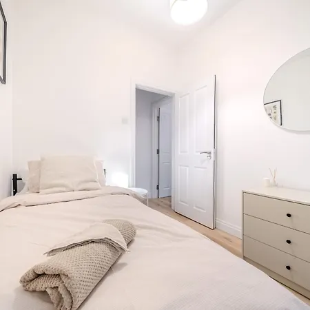 Gatton Road Sleeps 8 Perfect For Groups *