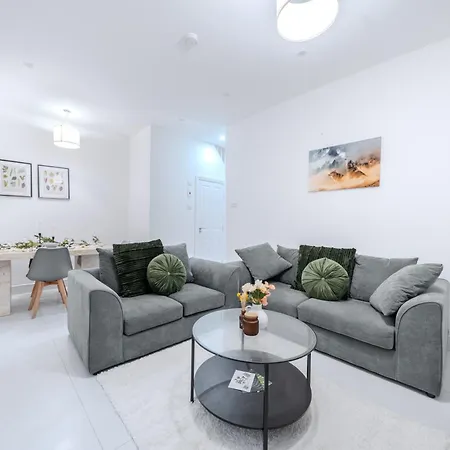 Gatton Road Sleeps 8 Perfect For Groups شقة