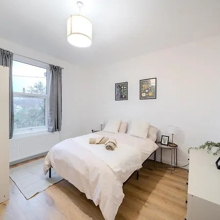 Gatton Road Sleeps 8 Perfect For Groups شقة *