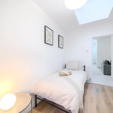 Gatton Road Sleeps 8 Perfect For Groups شقة *