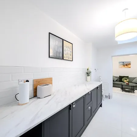 Gatton Road Sleeps 8 Perfect For Groups شقة بريستول