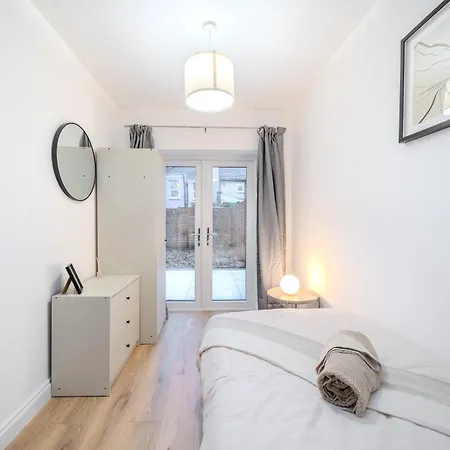 شقة Gatton Road Sleeps 8 Perfect For Groups *