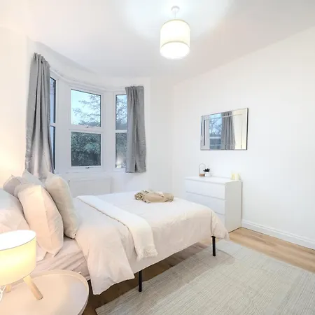 Gatton Road Sleeps 8 Perfect For Groups * بريستول