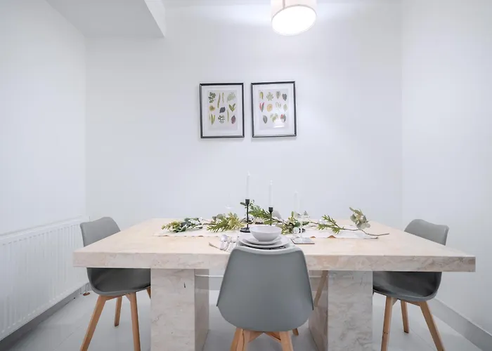 Gatton Road Sleeps 8 Perfect For Groups 아파트 *