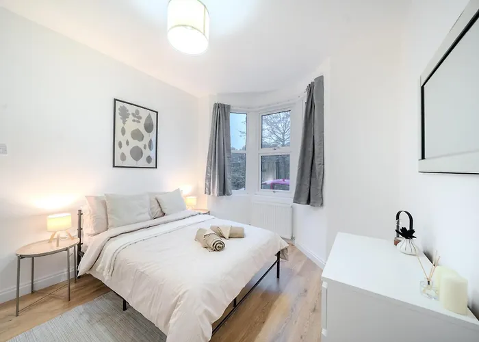 Daire Gatton Road Sleeps 8 Perfect For Groups *