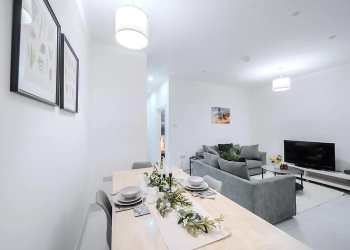 Gatton Road Sleeps 8 Perfect For Groups Bristol