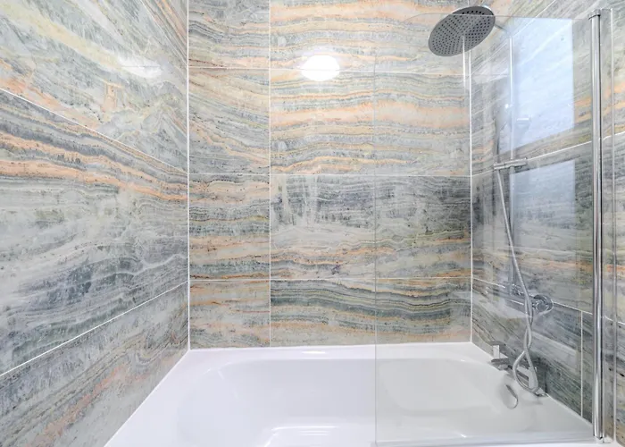 Gatton Road Sleeps 8 Perfect For Groups *