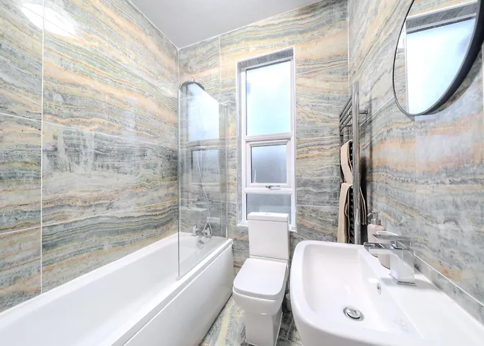 Gatton Road Sleeps 8 Perfect For Groups *